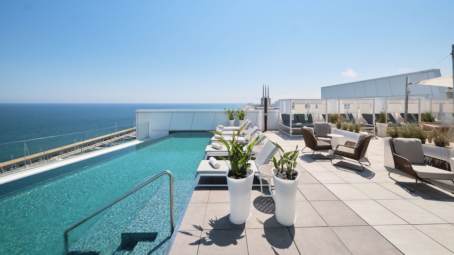 ホテル マリーナ バダロナ