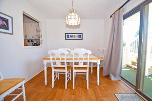 Dining - Bridgepoint II 5D-Bayfront 94th St, Free WiFi, Pool, W/D, AC (Ocean City)