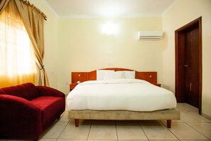 Habitación ejecutiva con 1 cama matrimonial o 2 individuales | Sábanas de algodón egipcio, ropa de cama de alta calidad y edredón 