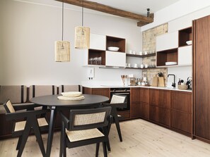Appartamento Superior, 1 letto king con divano letto | Cucina privata | Piano cottura, macchina per tè/caffè, tostapane, seggiolone