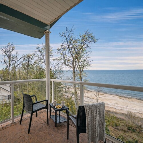 Endless Summer - Sleeps 6 Condo