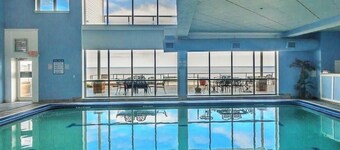 Endless Summer - Sleeps 6 Condo