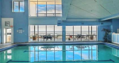 Endless Summer - Sleeps 6 Condo