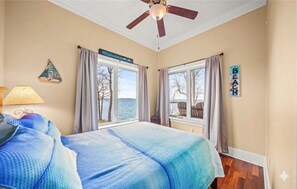 3 bedrooms, desk, iron/ironing board, free WiFi