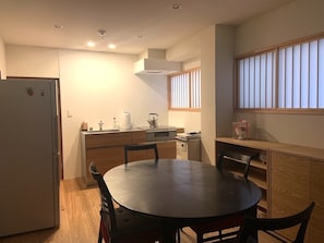 Fridge, microwave, stovetop, cookware/dishes/utensils