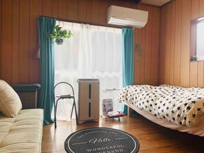 3 habitaciones, escritorio, tabla de planchar con plancha y wifi gratis 