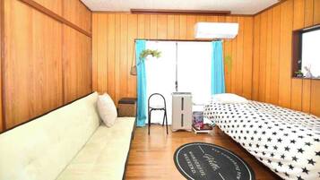 3 bedrooms, desk, iron/ironing board, free WiFi