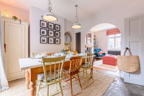 تناول الطعام