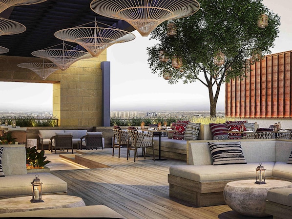 3 restaurants, dinner, brunch served; Asian cuisine - Swissotel Living Jeddah (Jeddah)