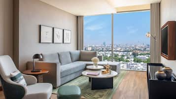 Premium bedding, minibar, individually furnished, laptop workspace