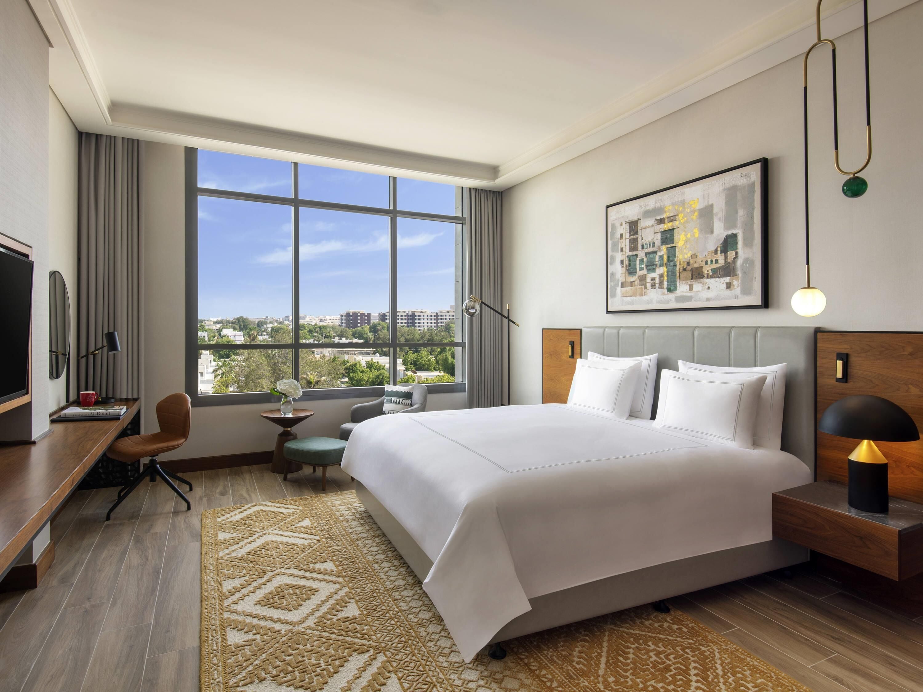 Premium bedding, minibar, individually furnished, laptop workspace