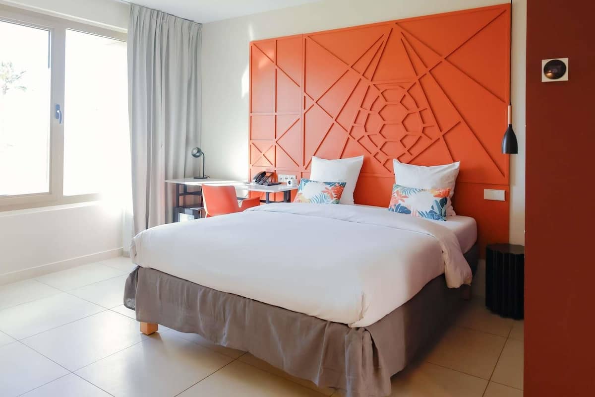 Standard Room, 1 Double Bed, Lagoon View | Premium bedding, down comforters, memory foam beds, in-room safe