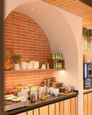80-cm flat-screen TV with digital channels, offices - Ibis Styles Montauban (Montauban)