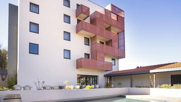 Sæsonbestemt udendørs pool