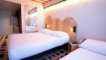 Ropa de cama hipoalergénica, muebles diferentes y escritorio