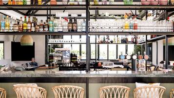 Bar (en la propiedad)