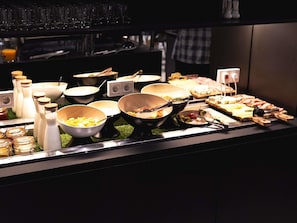 Daily buffet breakfast for a fee