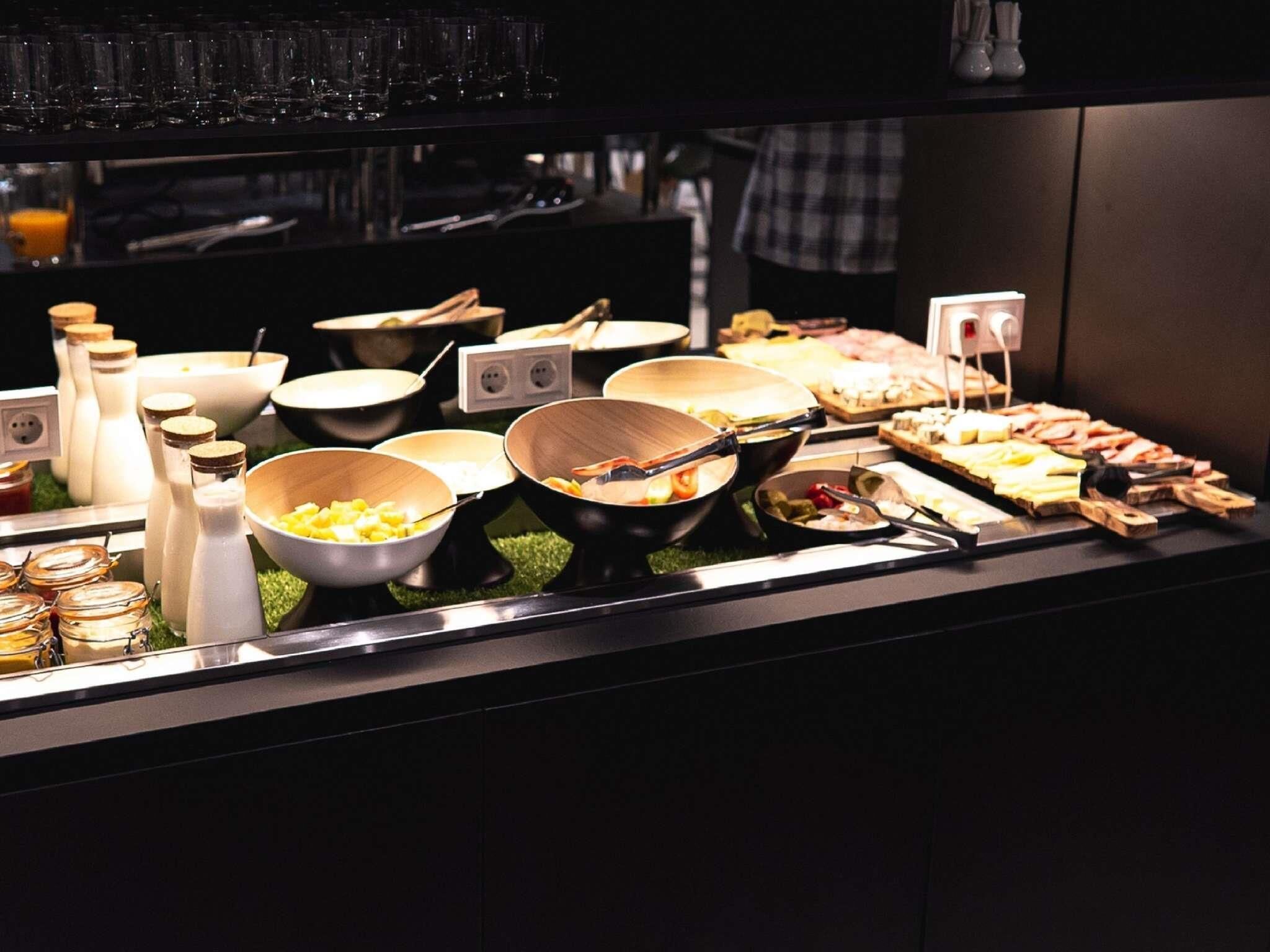 Daily buffet breakfast for a fee