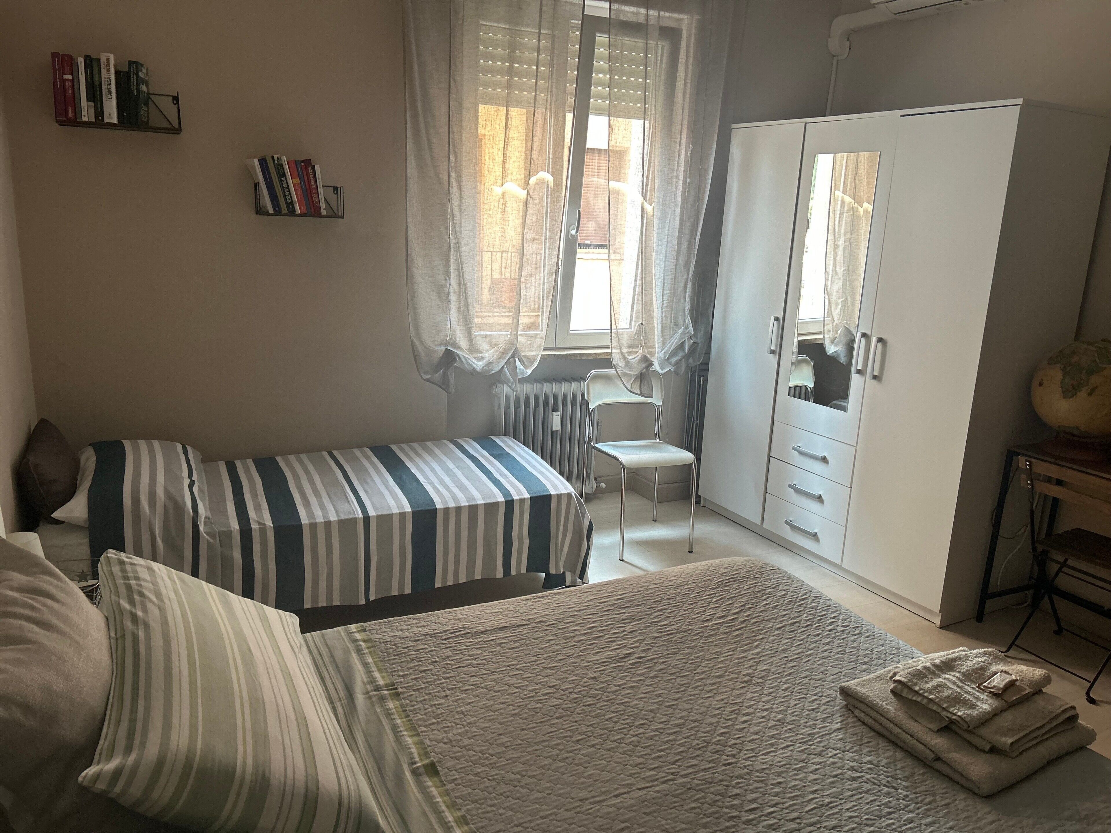 1 chambre, fer et planche à repasser, Wi-Fi gratuit, draps fournis