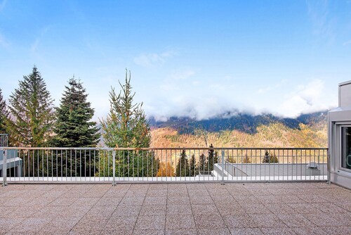 Ferienwohnung "Nives" mit Bergblick, Hallenbad und WLAN