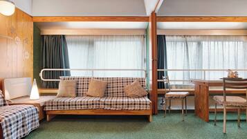 Télévision, table de tennis de table