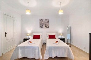 2 habitaciones, tabla de planchar con plancha y wifi gratis 