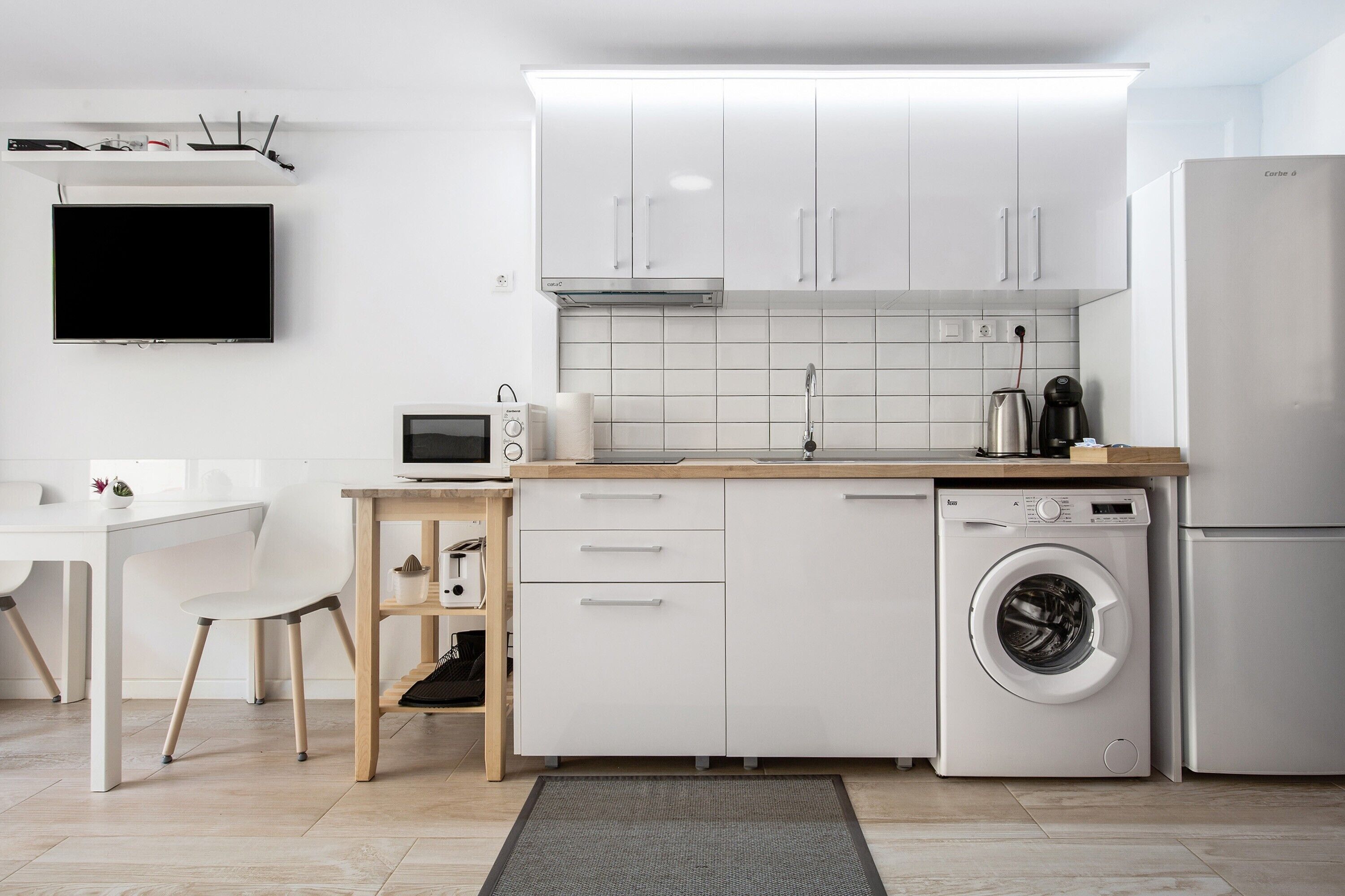 Fridge, microwave, stovetop, coffee/tea maker