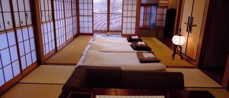 1 bedroom, desk, free WiFi, bed sheets