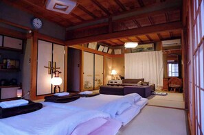 1 bedroom, desk, free WiFi, bed sheets