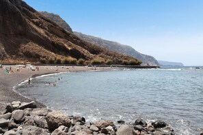 Beach nearby - Vacation Home 'Estudio Mesa del Mar' close to the Beach with Shared Pool & Wi-Fi (Tacoronte)