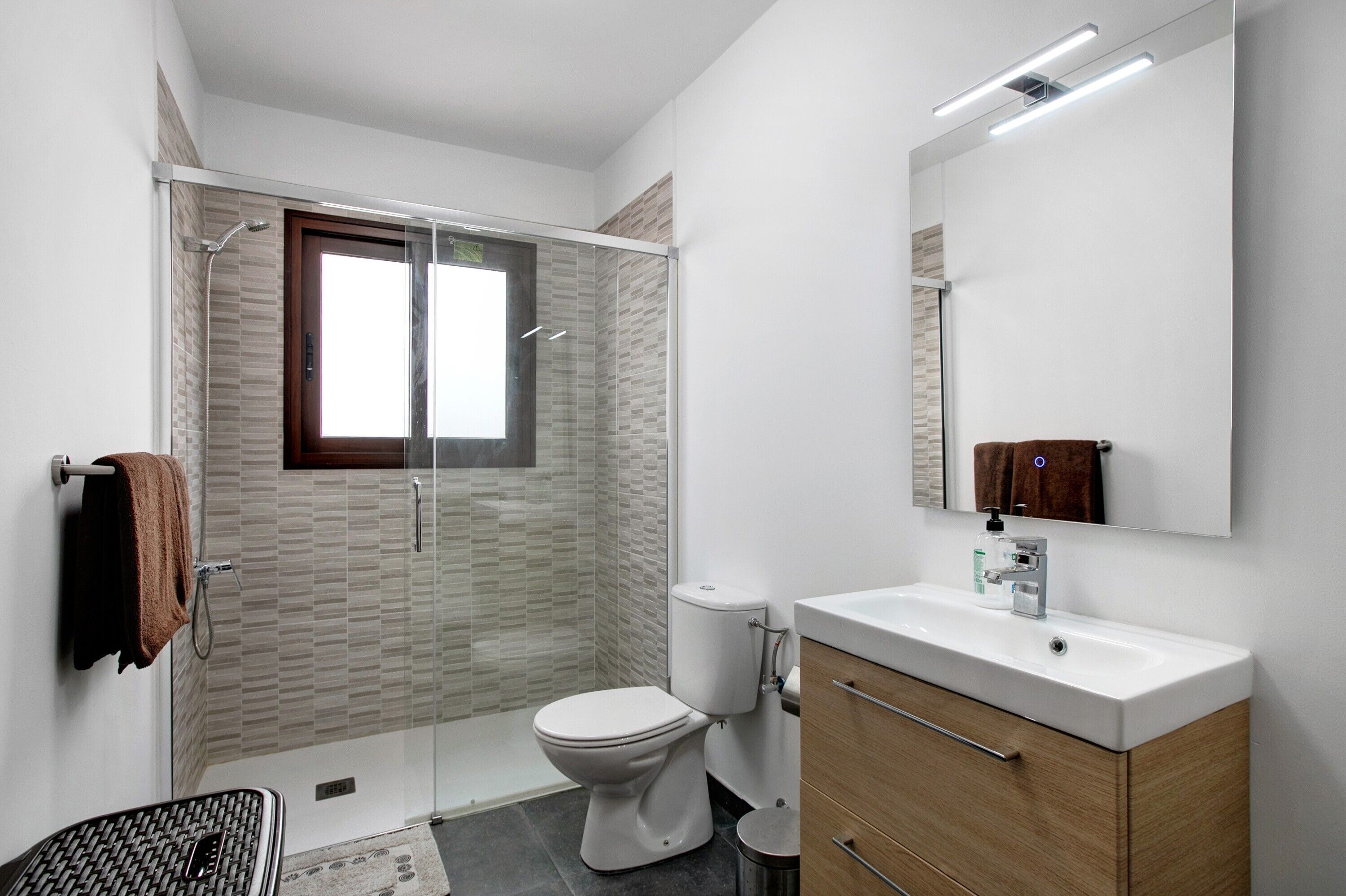 Shower, towels