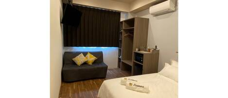 1 bedroom, desk, free WiFi, bed sheets