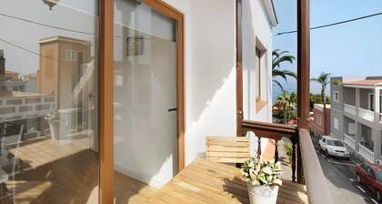Vacation Home 'Casa Micaela 2' with Sea View, Terrace, Balcony & Wi-Fi