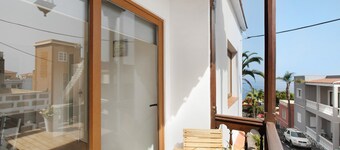 Holiday Home Casa Micaela with Terrace, Balcony & Wi-Fi