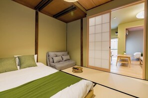 4 bedrooms, desk, iron/ironing board, free WiFi