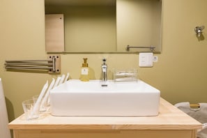 Hair dryer, towels
