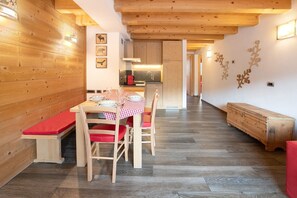 Dining - Holiday Apartment Arcadia with Mountain View & Wi-Fi (livigno)