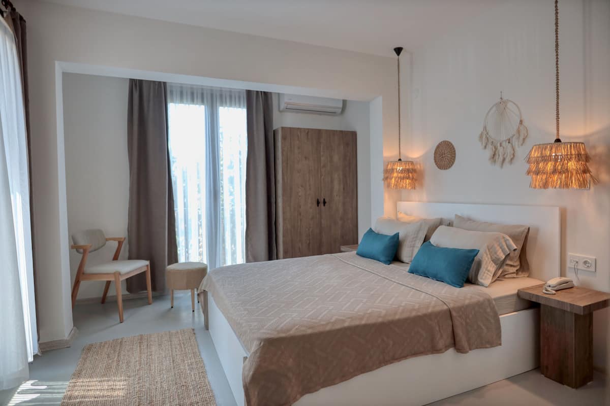 Chambre Deluxe, vue jardin | 1 chambre, rideaux occultants, fer et planche à repasser, Wi-Fi gratuit