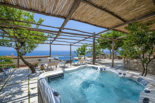 Casa Il Riccio - House With Garden and Breathtaking View