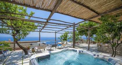 Casa Il Riccio - House With Garden and Breathtaking View