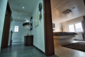 2 bedrooms, desk, iron/ironing board, travel cot