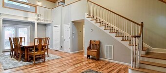 Blk Mtn home, King beds, fire pit, 15 mi to DT AVL