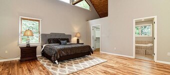 Blk Mtn home, King beds, fire pit, 15 mi to DT AVL