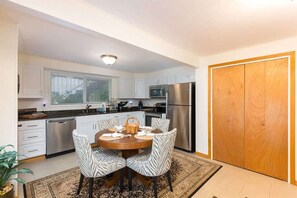 Fridge, oven, stovetop, dishwasher - Serene Escape at Ramblin Rose #3 Peaceful Retreat (Sequim)