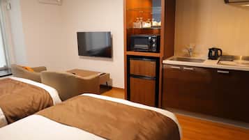 1 bedroom, desk, free WiFi, bed sheets