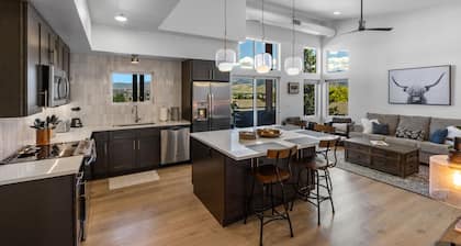 Peach Street Mountain Retreat - Luxury apartment in Bozeman w/ Mountain Views