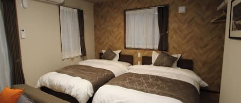1 bedroom, desk, free WiFi, bed sheets