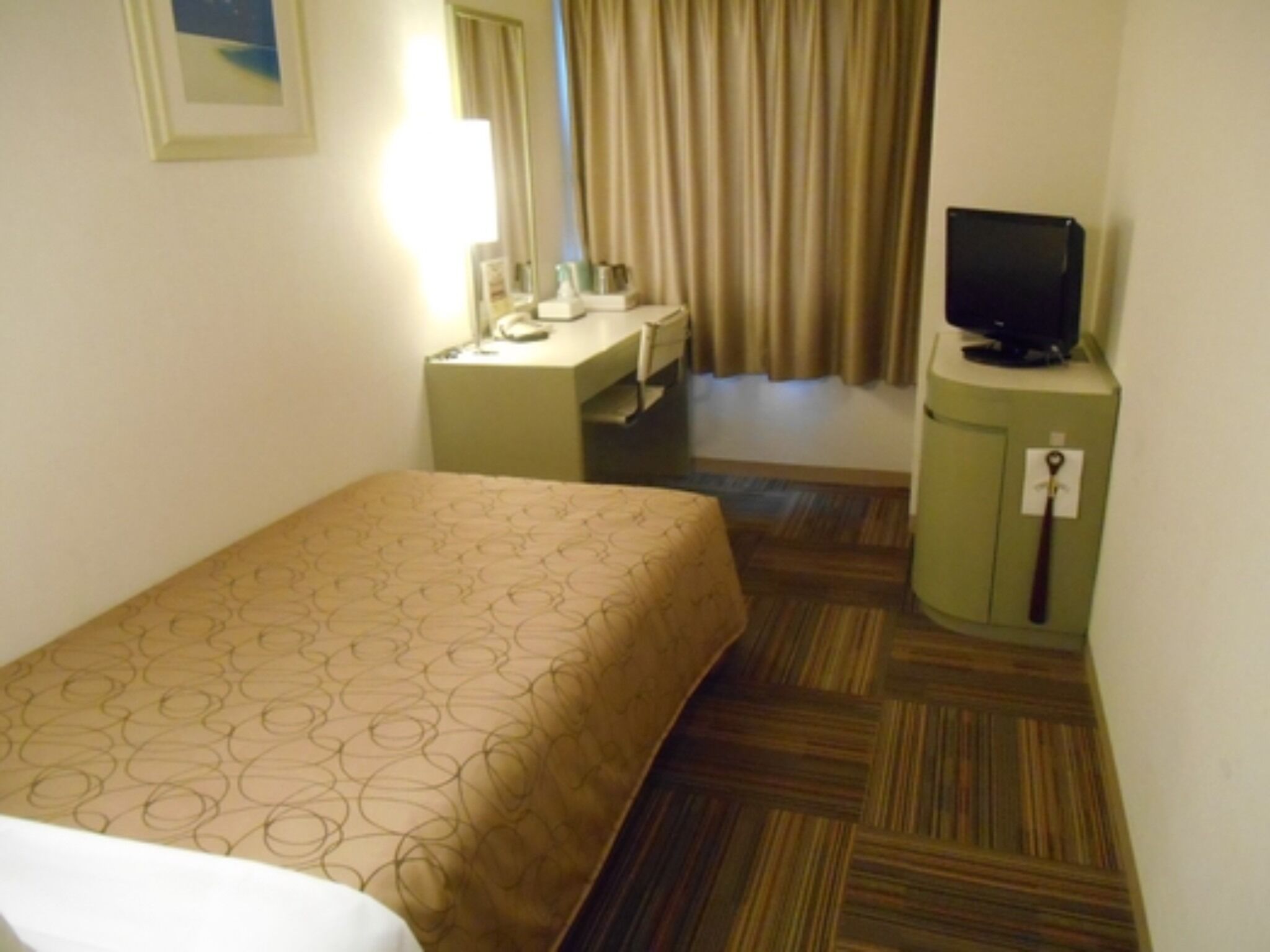 1 dormitorio, escritorio, tabla de planchar con plancha y wifi gratis