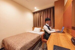 1 dormitorio, escritorio, tabla de planchar con plancha y wifi gratis