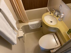 Secador de pelo y toallas